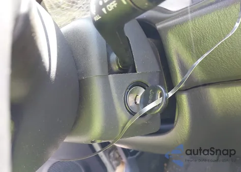 2000 Jeep Cherokee Sport z USA, uszkodzony, nr VIN 1J4FF48S4YL109149